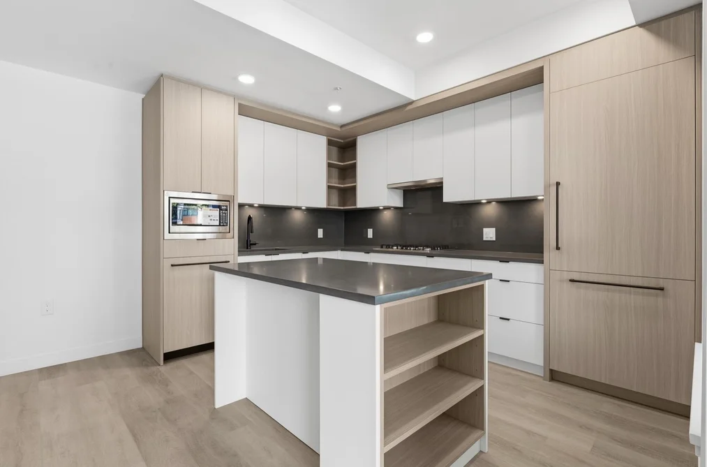 203 2268 E BROADWAY, Vancouver BC V5N 0L2, Vancouver BC — Residential for Sale - Photo 2