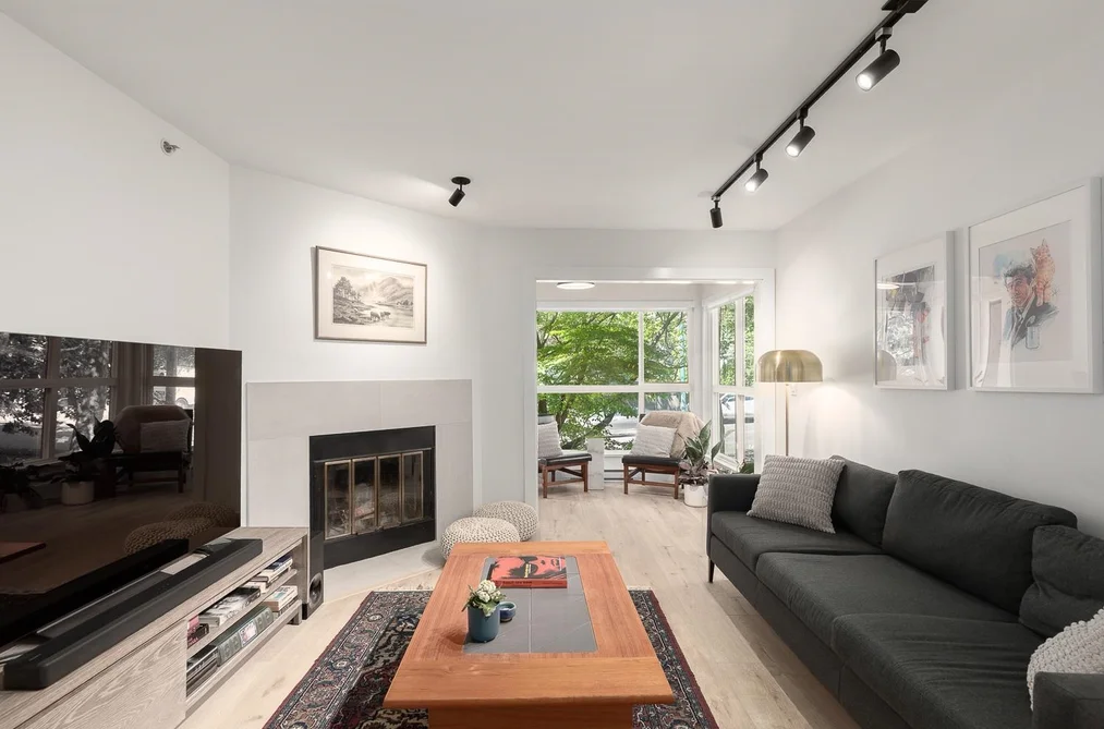 Condo for sale at 203 2272 Dundas Street Vancouver British Columbia - MLS: R3133453