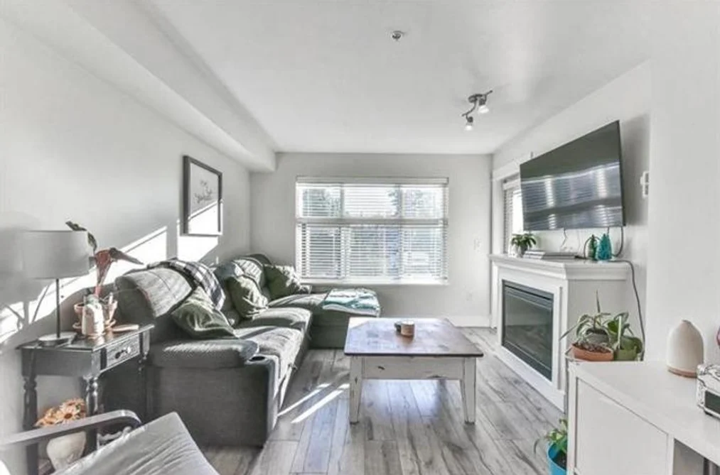 Condo for sale at 203 2515 Park Drive Abbotsford British Columbia - MLS: R3074671