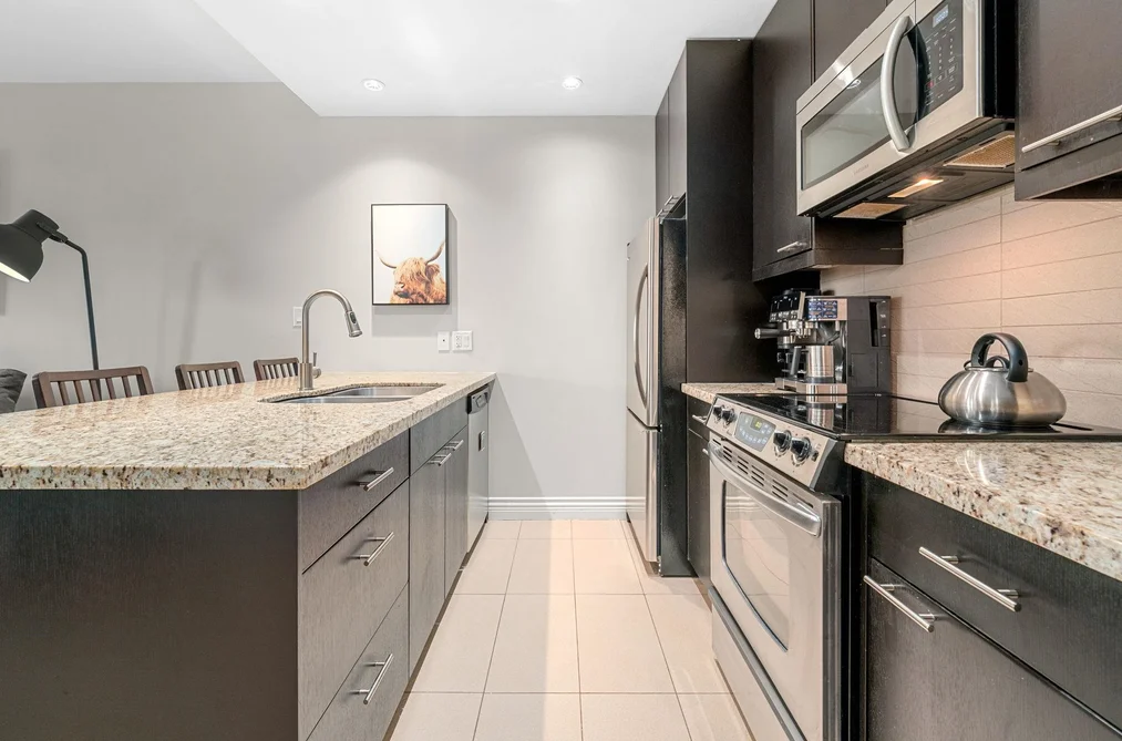 203 2970 KING GEORGE BOULEVARD, Surrey BC V4P 0E6, Surrey BC — Residential for Sale - Photo 3