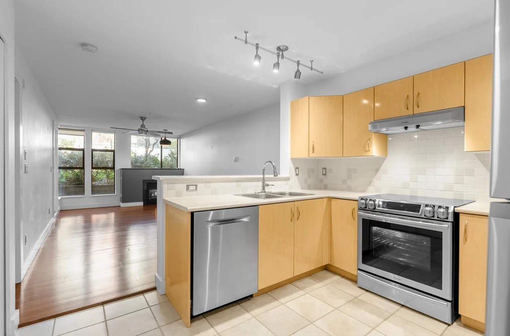 203 305 LONSDALE AVENUE, North Vancouver BC V7M 2G3, North Vancouver BC — Residential for Sale - Photo 5