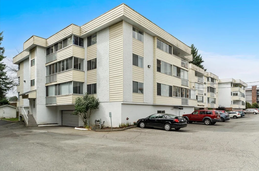 Condo for sale at 203 32070 Peardonville Road Abbotsford British Columbia - MLS: R3159677