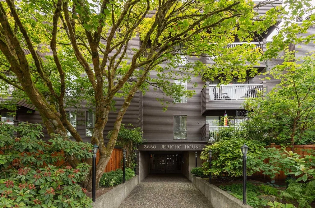 Condo for sale at 203 3680 W 7th Avenue Vancouver British Columbia - MLS: R3145494
