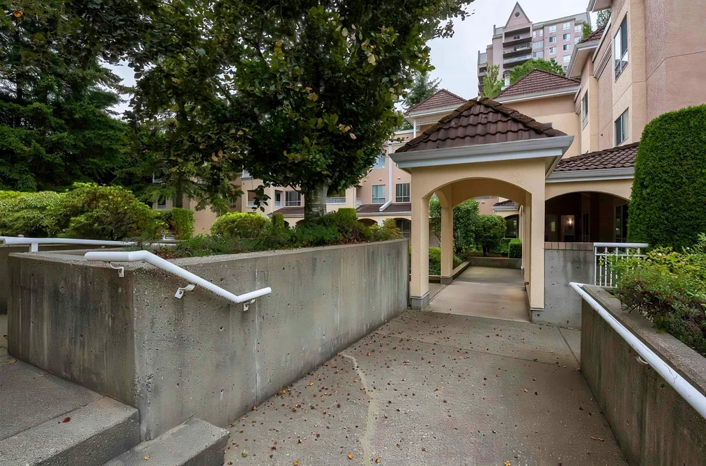 203 515 WHITING WAY, Coquitlam BC V3J 7W9, Coquitlam BC — Residential for Sale - Photo 4