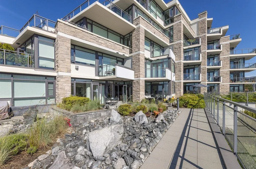 Condo for sale at 203 5665 Teredo Street Sechelt British Columbia - MLS: R3089129