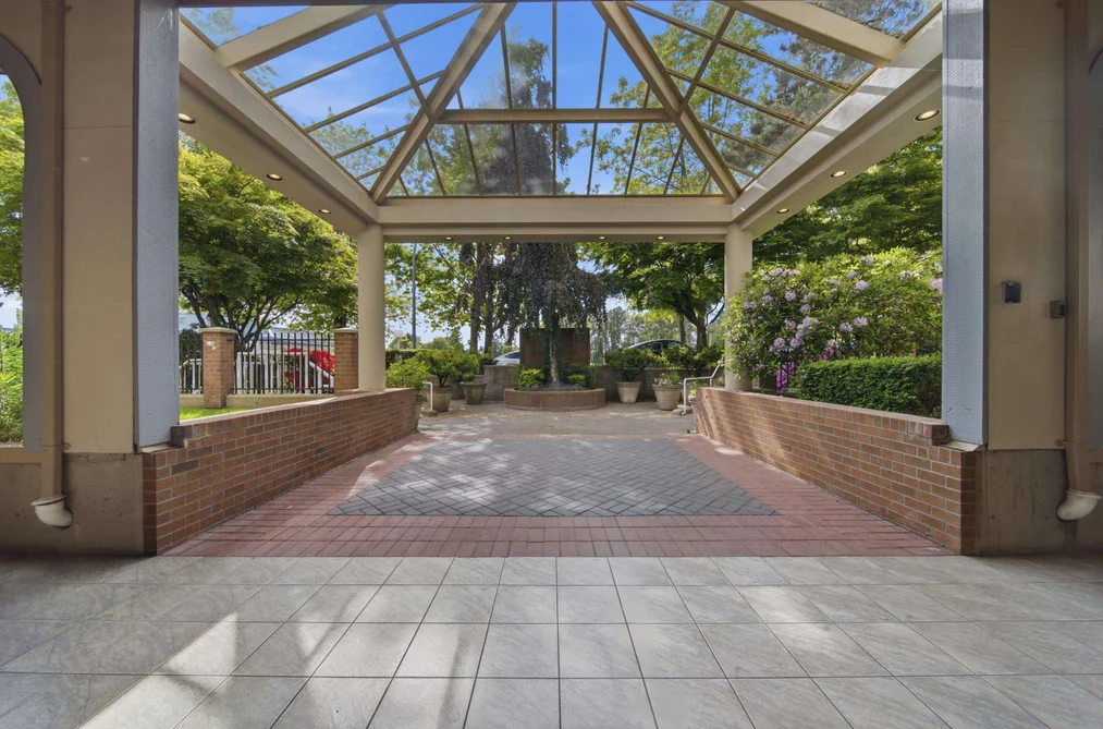 Condo for sale at 203 7326 Antrim Avenue Burnaby British Columbia - MLS: R3125352
