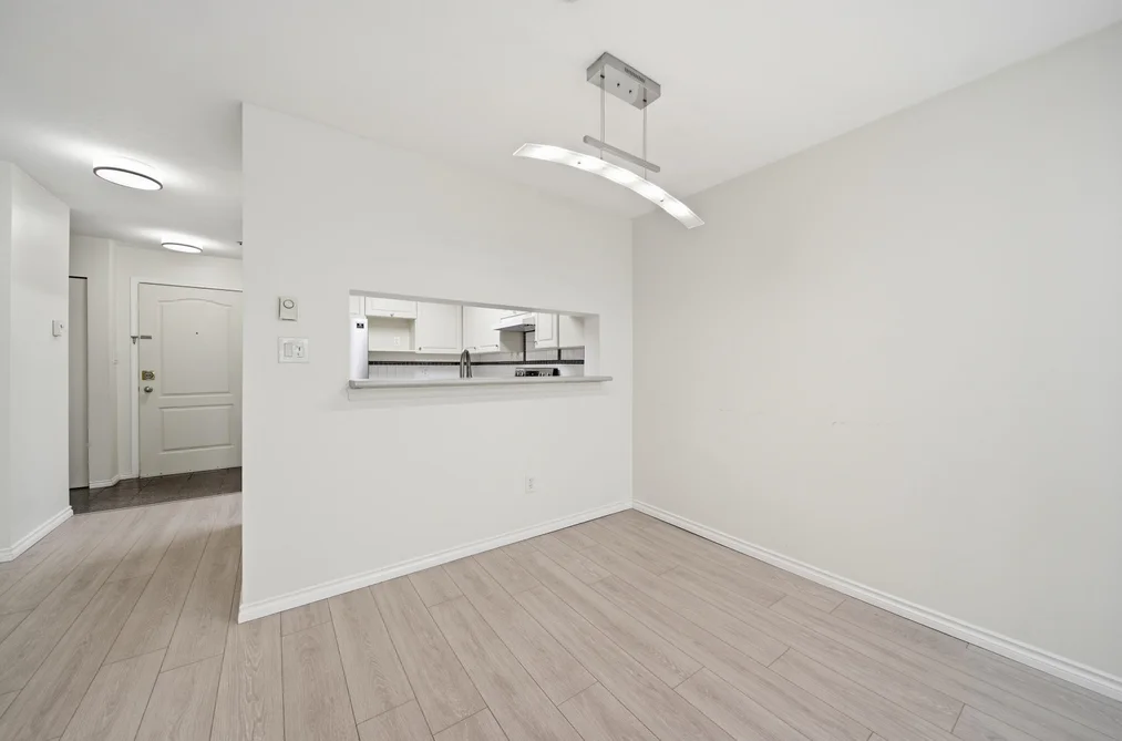 203 7326 ANTRIM AVENUE, Burnaby BC V5J 4M8, Burnaby BC — Residential for Sale - Photo 5