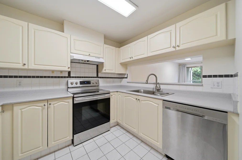 203 7326 ANTRIM AVENUE, Burnaby BC V5J 4M8, Burnaby BC — Residential for Sale - Photo 7