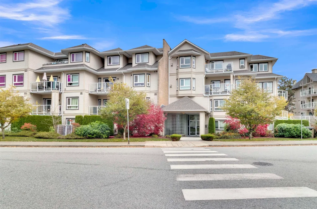 Condo for sale at 203 8142 120a Street Surrey British Columbia - MLS: R3124224