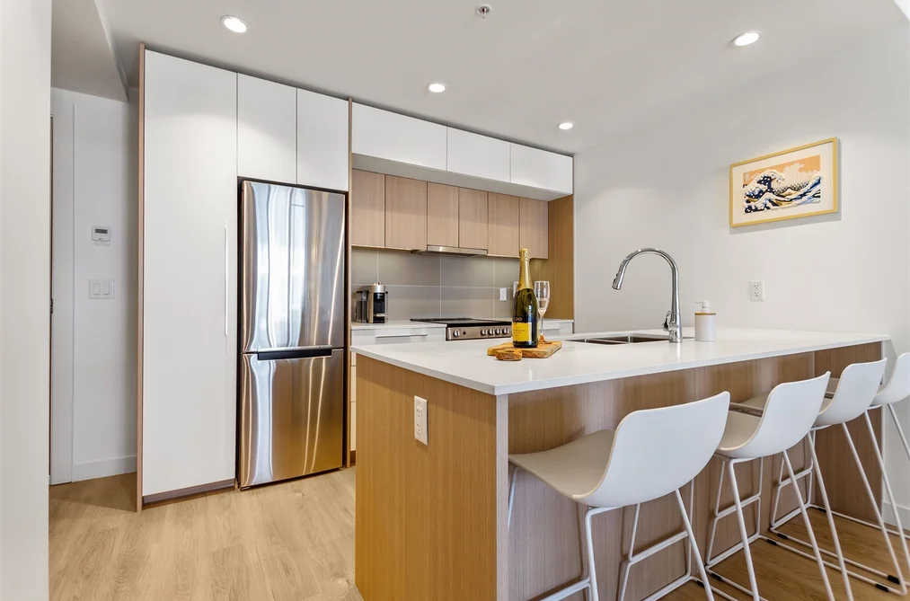 Condo for sale at 203 9580 Tower Road Burnaby British Columbia - MLS: R3116761