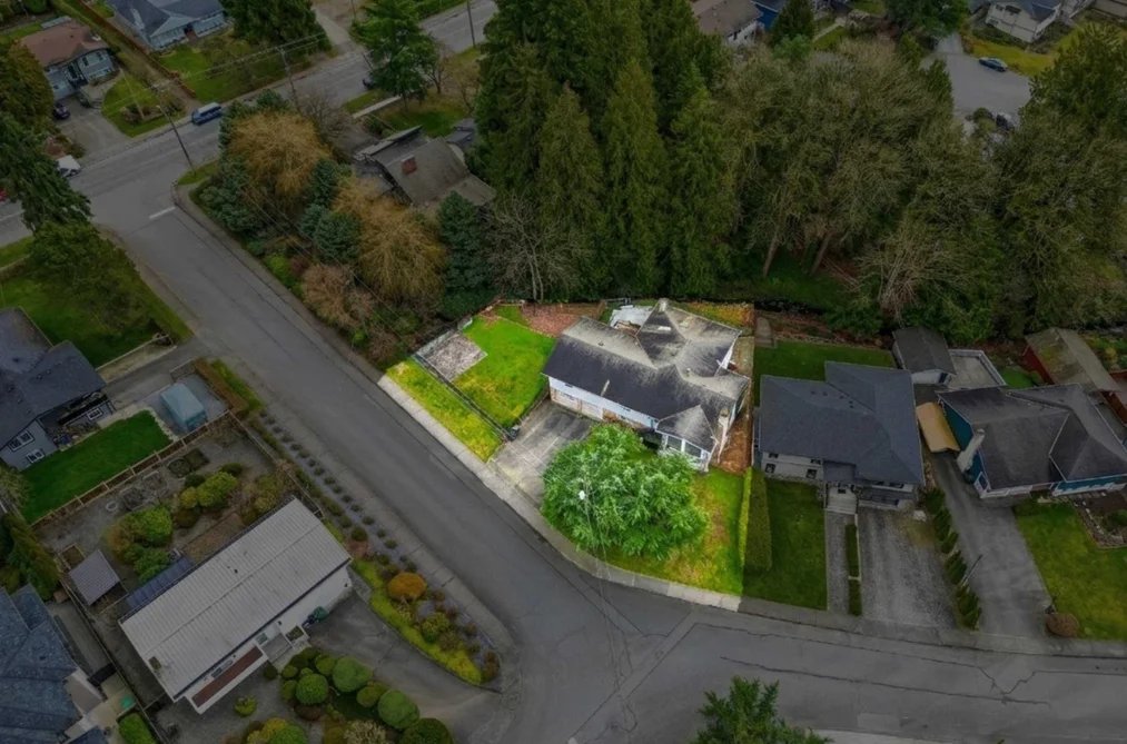 2030 JORDAN DRIVE, Burnaby BC V5B 4E8, Burnaby BC — Residential for Sale - Photo 2