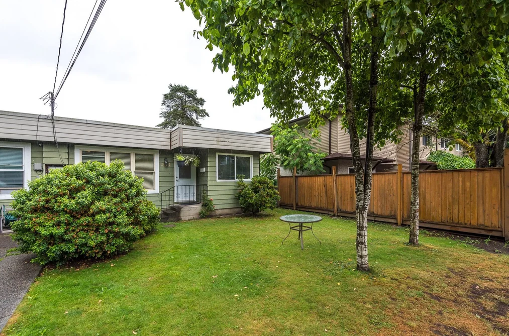 2031 MANNING AVENUE, Port Coquitlam BC V3B 1L5, Port Coquitlam BC — Residential for Sale — Photo 2 of 28
