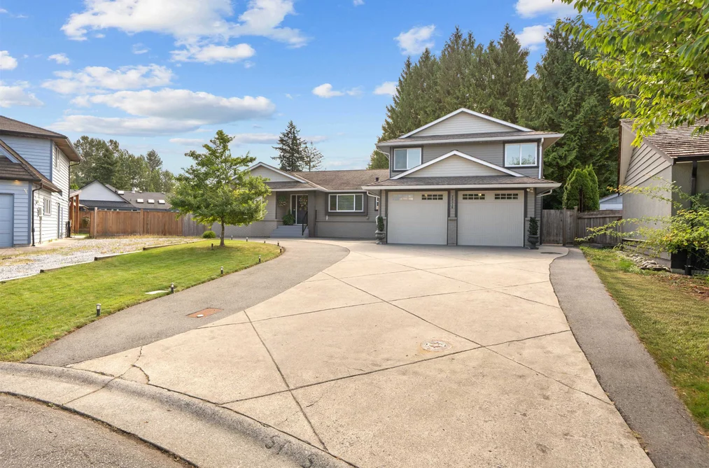 20316 123B Avenue, Maple Ridge, BC - MLS: R3162010 - Photo 2 20316 123B Avenue, Maple Ridge, BC - MLS: R3162010 - Photo 2