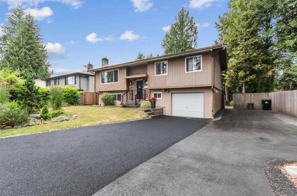 20327 44 AVENUE, Langley BC V3A 6P6, Langley BC — Residential for Sale — Photo 2 of 28