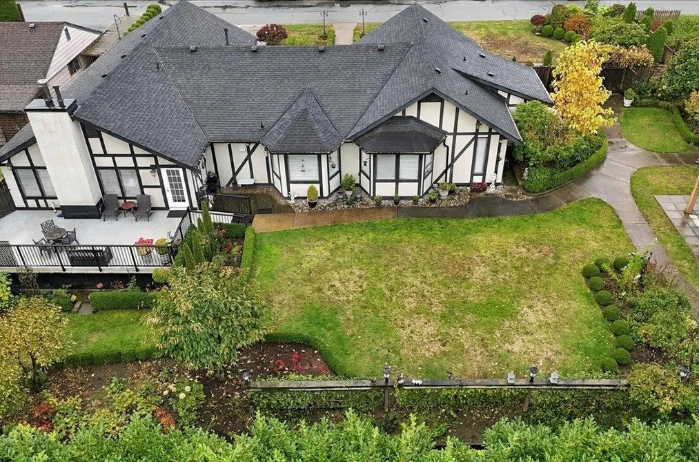 20327 Chatwin Avenue, Maple Ridge, BC - MLS: R3179488 - Photo 4 20327 Chatwin Avenue, Maple Ridge, BC - MLS: R3179488 - Photo 4