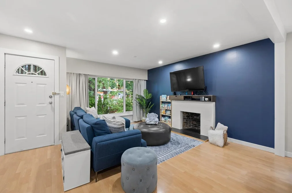 2036 E BROADWAY, Vancouver BC V5N 1W7, Vancouver BC — Residential for Sale - Photo 3