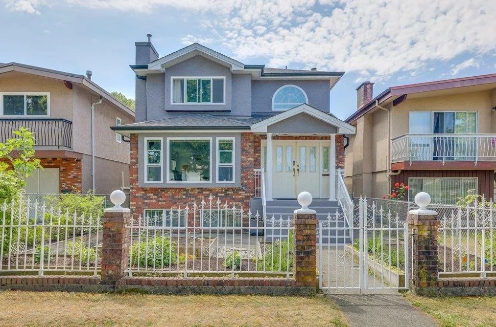 House for sale at 2038 E 26th Avenue Vancouver British Columbia - MLS: R3150167