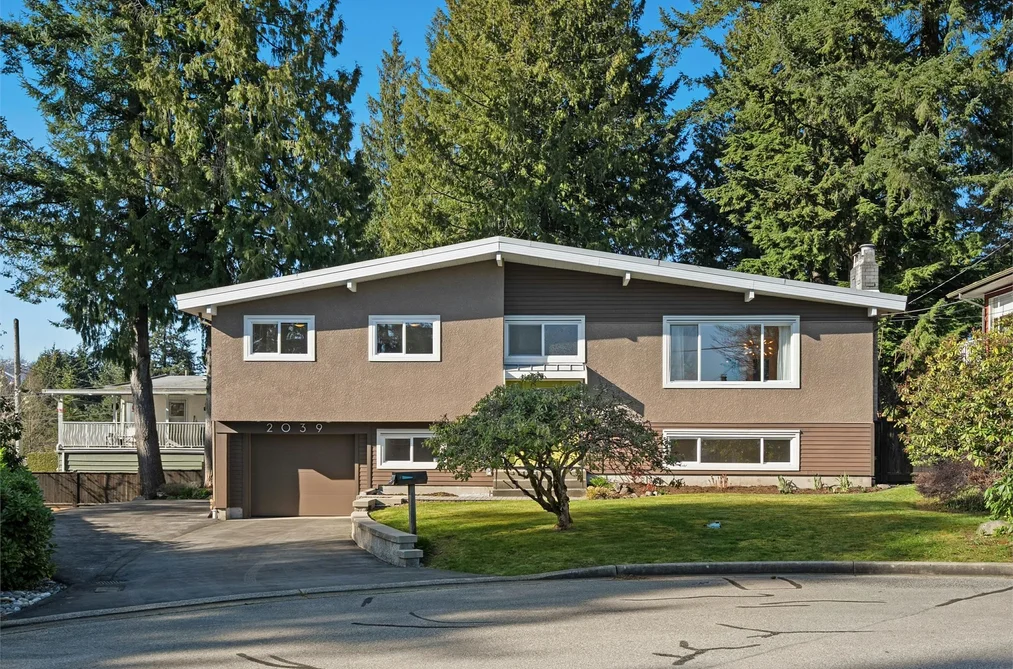 House for sale at 2039 Compton Court Coquitlam British Columbia - MLS: R3125457