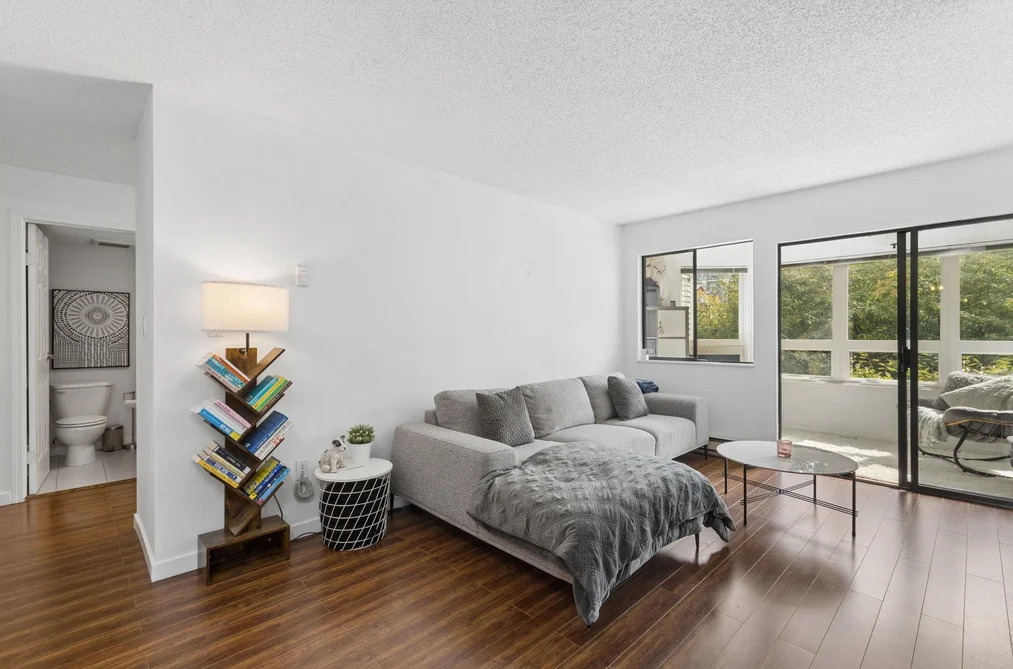 Condo for sale at 204 1155 Ross Rd North Vancouver British Columbia - MLS: R3167022