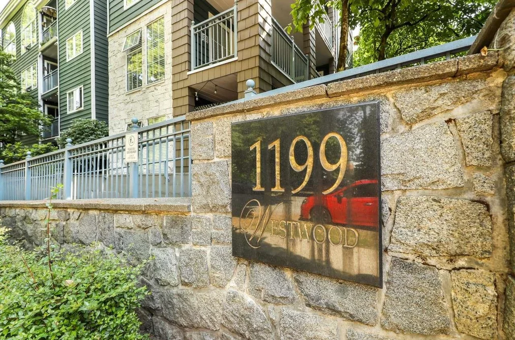 Condo for sale at 204 1199 Westwood Street Coquitlam British Columbia - MLS: R3148658