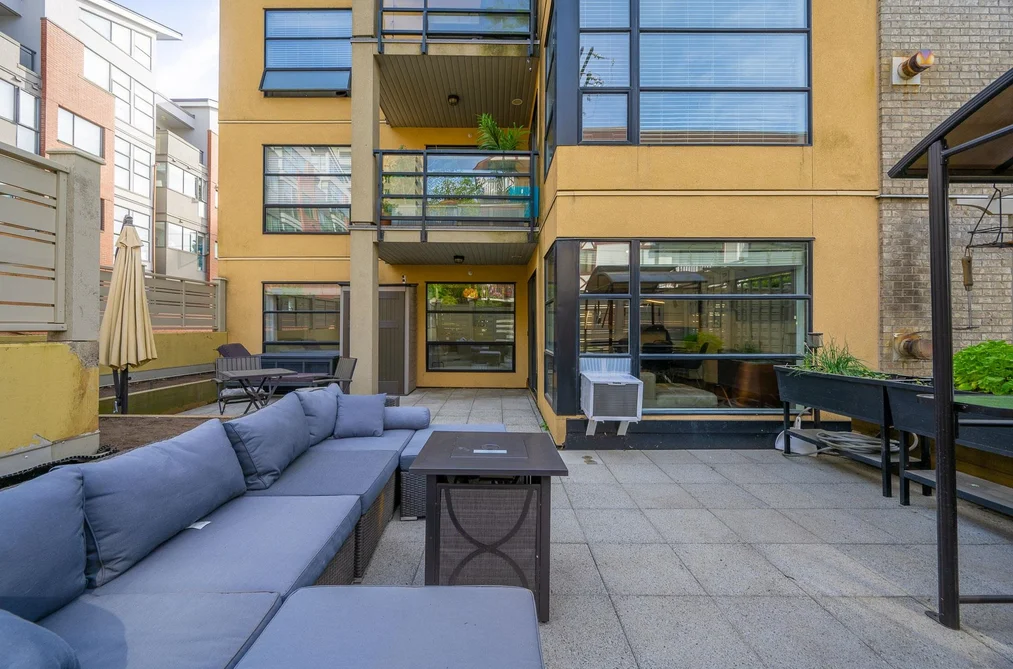 Condo for sale at 204 124 W 3rd Street North Vancouver British Columbia - MLS: R3164866