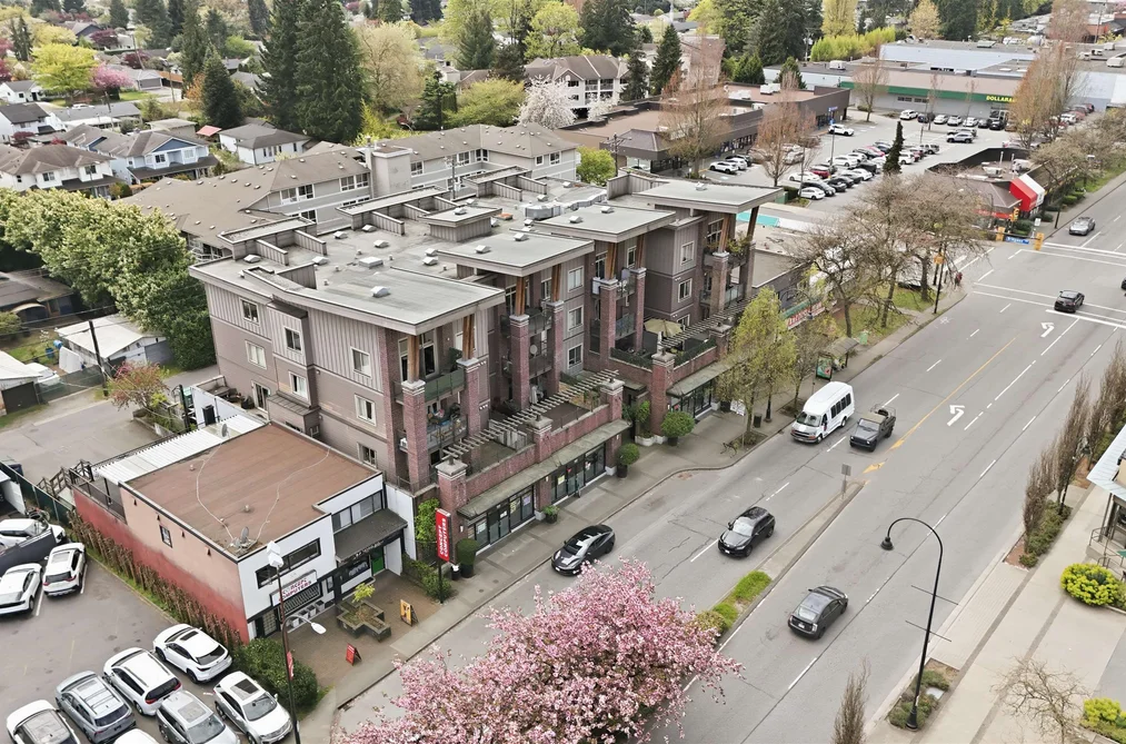 204 1273 MARINE DRIVE, North Vancouver BC V7P 1T3, North Vancouver BC — Residential for Sale - Photo 2