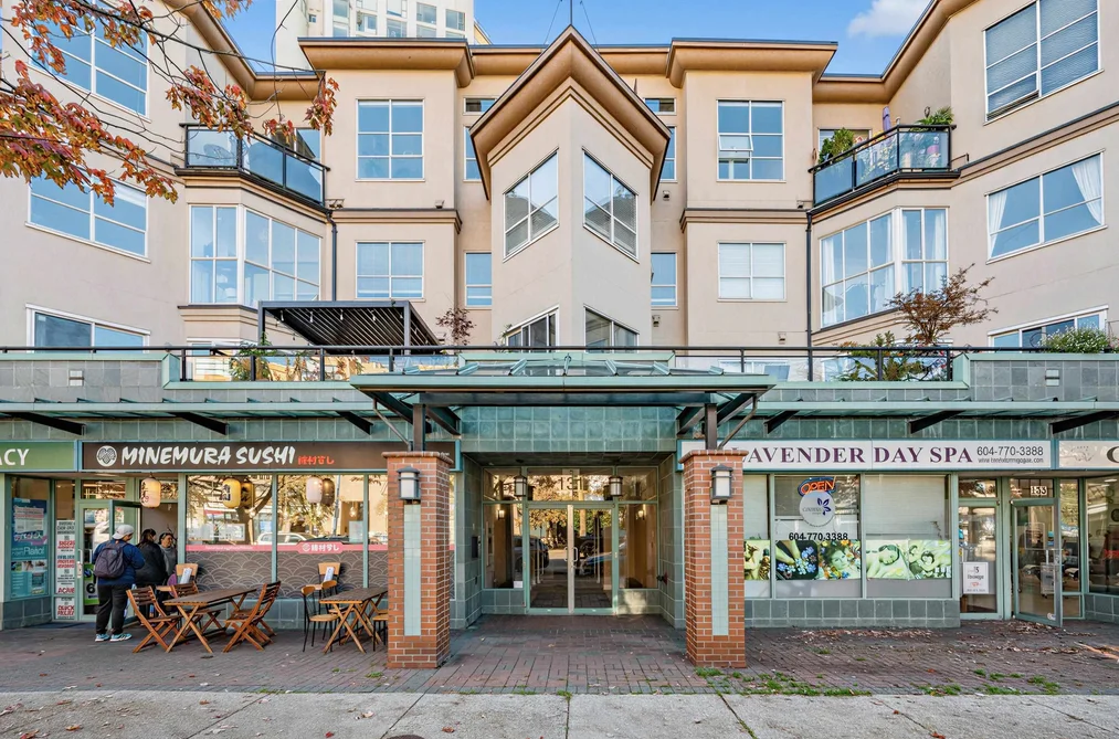 131 W 3rd St Unit 204, North Vancouver, BC - MLS: R3172028