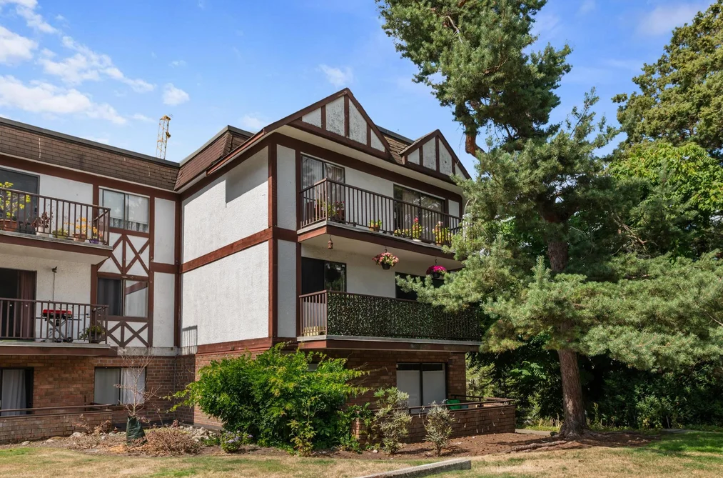 Condo for sale at 204 131 W 4th Street North Vancouver British Columbia - MLS: R3145580