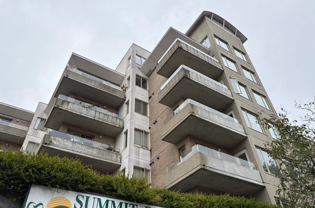 Condo for sale at 204 137 W 17th Street North Vancouver British Columbia - MLS: R3061048