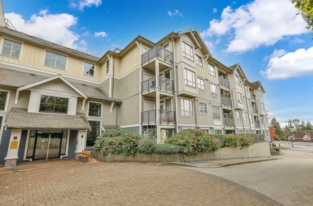 Condo for sale at 204 13897 Fraser Highway Surrey British Columbia - MLS: R3170255