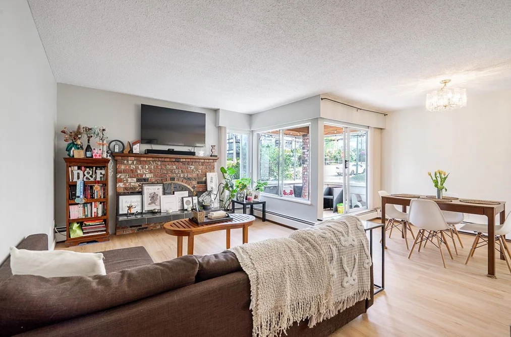 Condo for sale at 204 1390 Martin Street White Rock British Columbia - MLS: R3112934