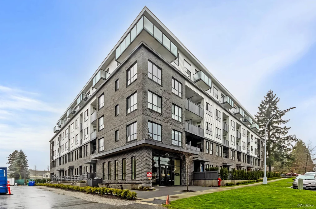 Condo for sale at 204 14778 106 Avenue Surrey British Columbia - MLS: R3102074