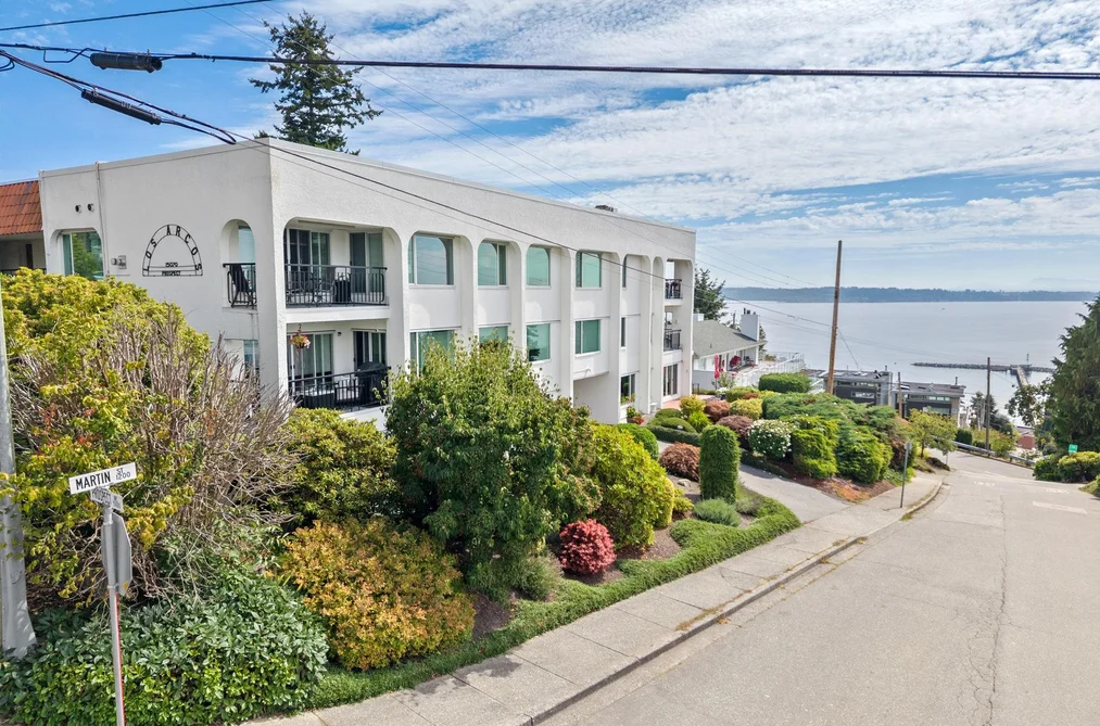 Condo for sale at 204 15070 Prospect Avenue White Rock British Columbia - MLS: R3158258