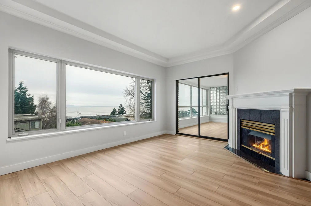 204 15176 BUENA VISTA AVENUE, White Rock BC V4B 1Y3, White Rock BC — Residential for Sale - Photo 2