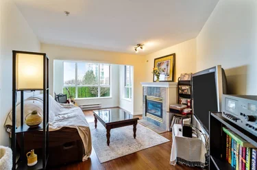 155 E 3rd St Unit 204, North Vancouver, BC - MLS: R3149207