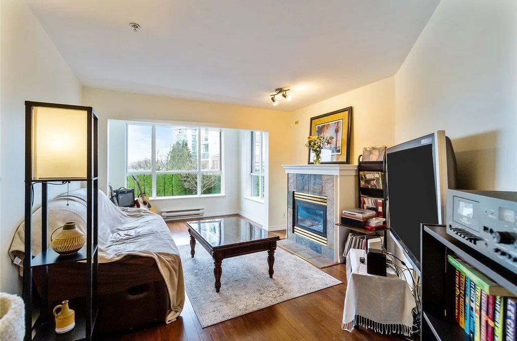 204 155 E 3RD STREET, North Vancouver BC V7L 1E5, North Vancouver BC — Residential for Sale - Photo 2