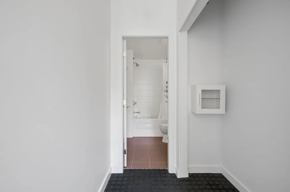 204 1621 HAMILTON AVENUE, North Vancouver BC V7P 0B6, North Vancouver BC — Residential for Sale — Photo 13 of 35