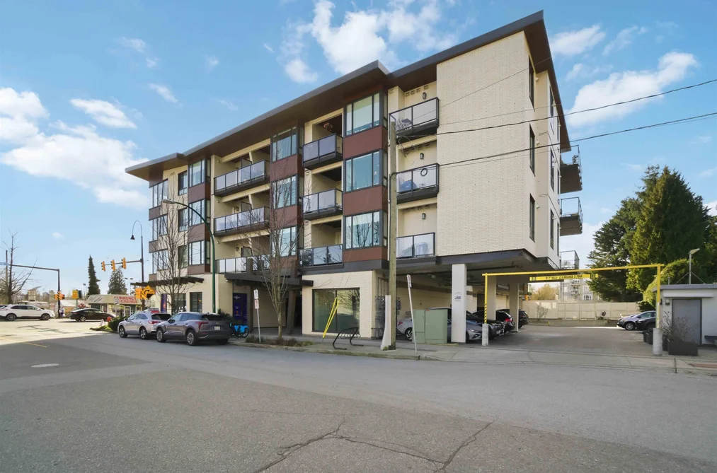 204 1633 TATLOW AVENUE, North Vancouver BC V7P 2Z8, North Vancouver BC — Residential for Sale - Photo 3