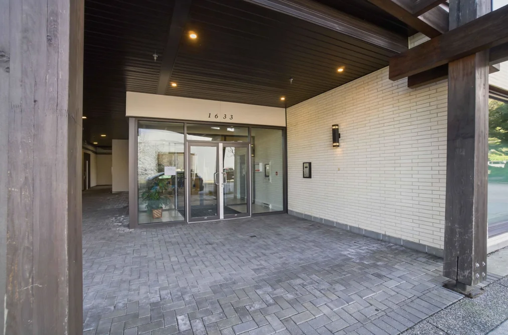 204 1633 TATLOW AVENUE, North Vancouver BC V7P 2Z8, North Vancouver BC — Residential for Sale - Photo 4