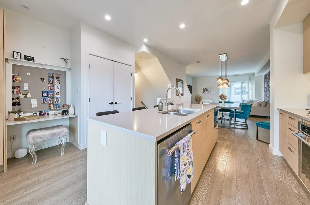 204 19451 SUTTON AVENUE, Pitt Meadows BC V3Y 0G6, Pitt Meadows BC — Residential for Sale - Photo 4