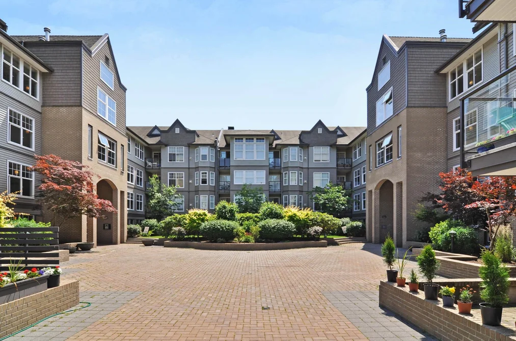 Condo for sale at 204 20200 56 Avenue Langley British Columbia - MLS: R3088540