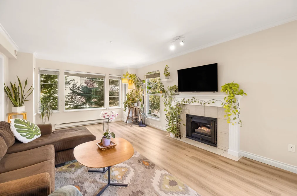 Condo for sale at 204 20350 54 Avenue Langley British Columbia - MLS: R3148675