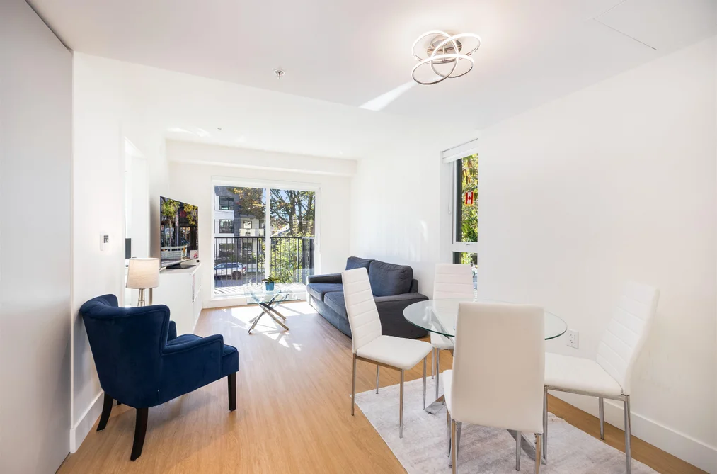 2235 E Broadway St Unit 204, Vancouver, BC - MLS: R3172674