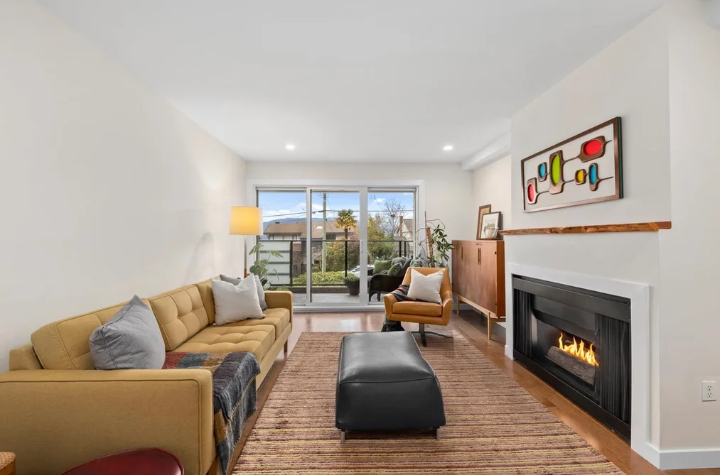 Condo for sale at 204 2336 Wall Street Vancouver British Columbia - MLS: R3120121