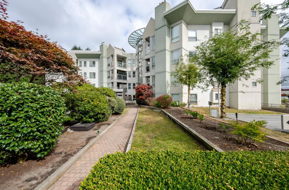 Condo for sale at 204 2585 Ware Street Abbotsford British Columbia - MLS: R3164272