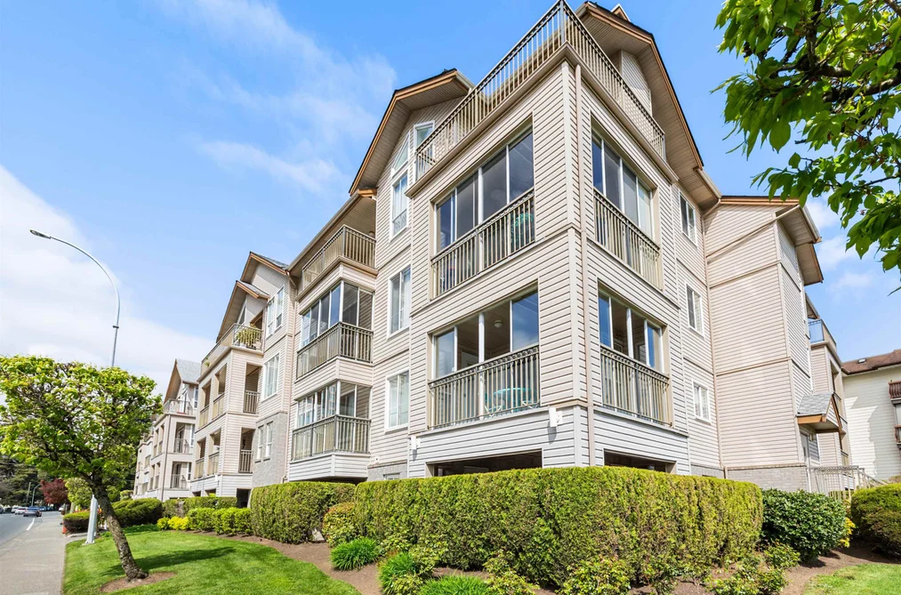 Condo for sale at 204 2772 Clearbrook Road Abbotsford British Columbia - MLS: R3115212