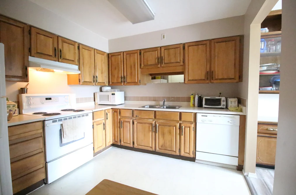 204 32025 TIMS AVENUE, Abbotsford BC V2T 2H3, Abbotsford BC — Residential for Sale - Photo 3