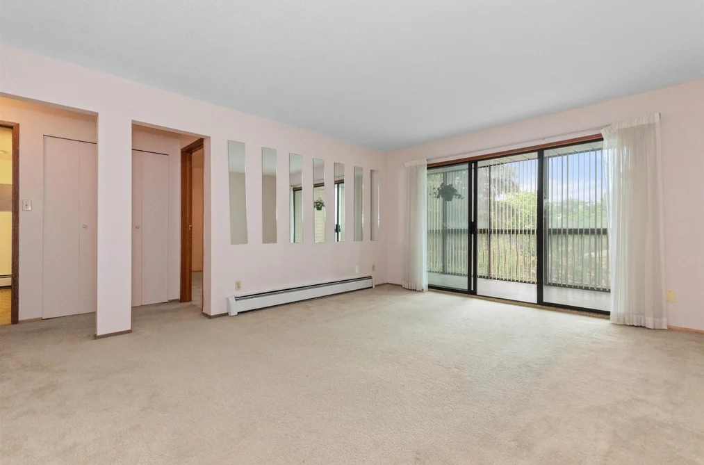 204 32055 OLD YALE ROAD, Abbotsford BC V2T 2C8, Abbotsford BC — Residential for Sale - Photo 2