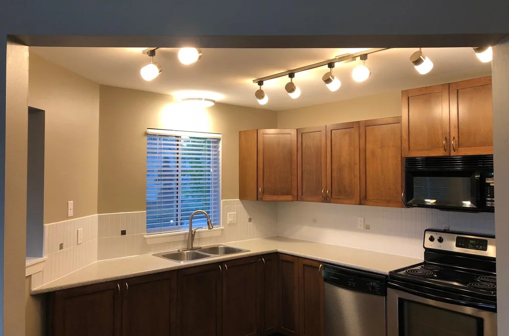 204 32725 GEORGE FERGUSON WAY, Abbotsford BC V2T 5M5, Abbotsford BC — Residential for Sale - Photo 2