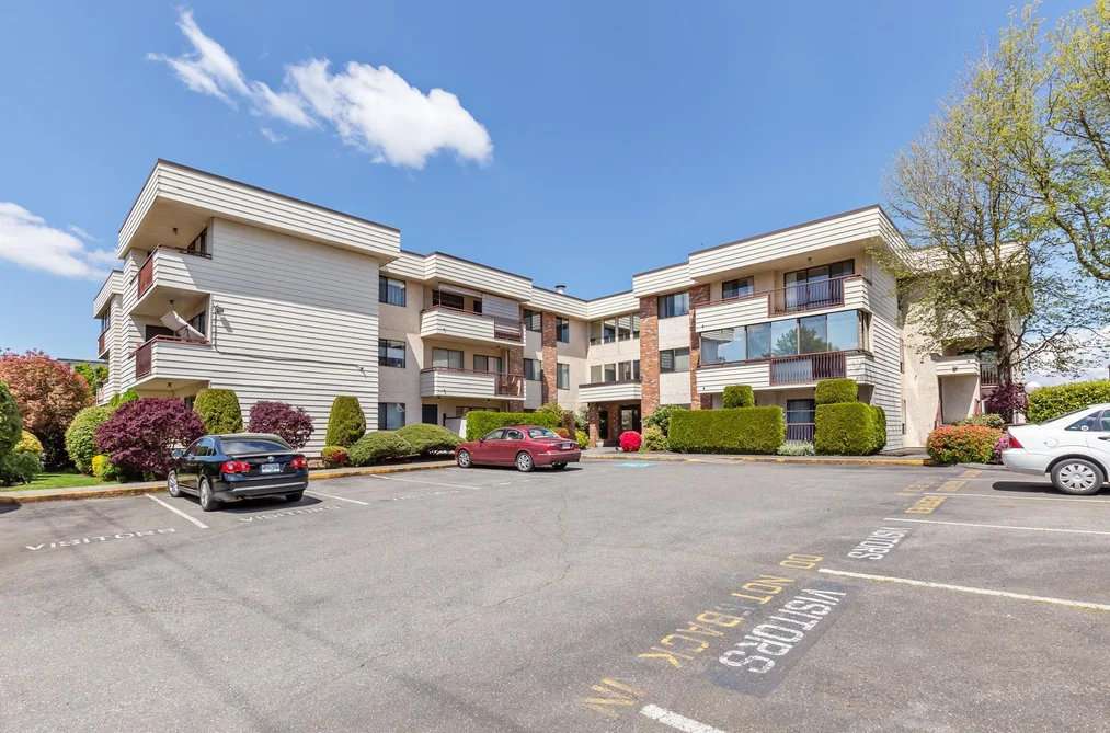 Condo for sale at 204 32885 George Ferguson Way Abbotsford British Columbia - MLS: R3103603